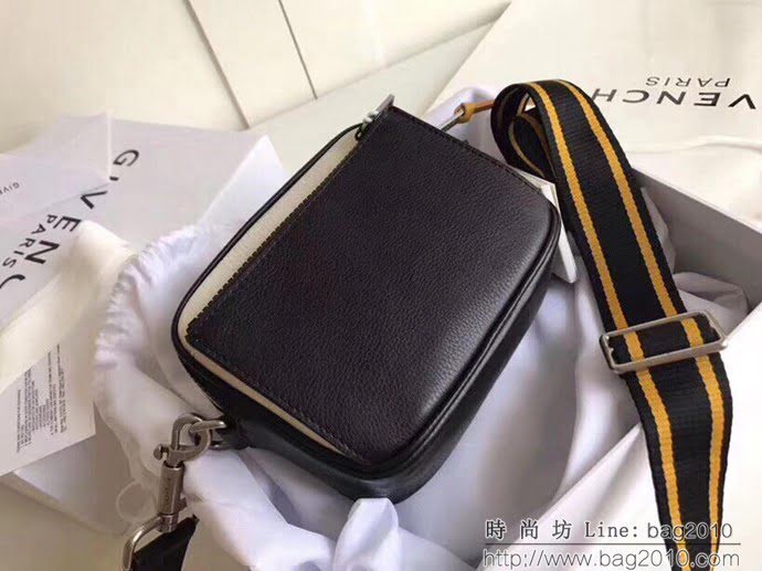 GlVENCHY紀梵希 18新款 倒立LOGO 時尚腰包 男女同款  tsg1221